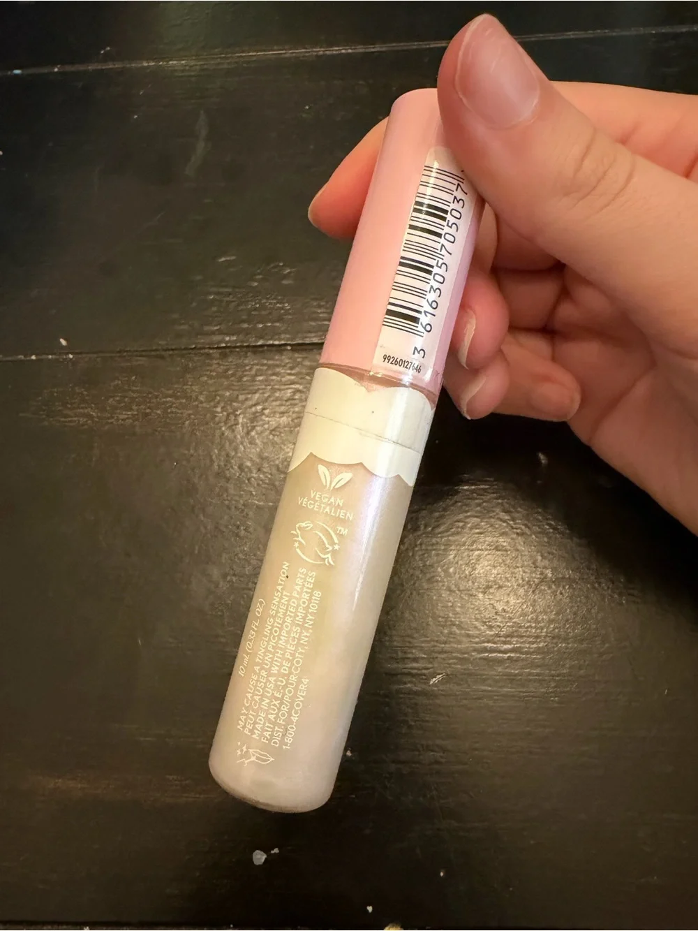 NWT COVERGIRL Clean Fresh Yummy Gloss Plumper - 780 Freeze The Day - 0.33 fl oz